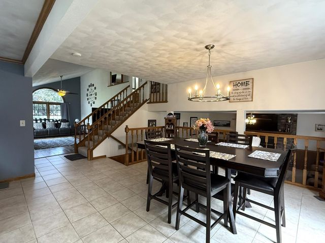 3175 BUCKINGHAM Road, Galesburg, IL 61401