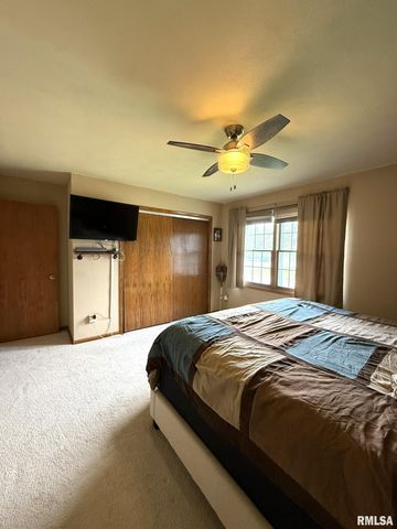 3175 BUCKINGHAM Road, Galesburg, IL 61401