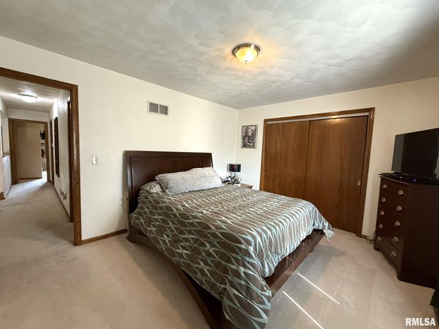 3175 BUCKINGHAM Road, Galesburg, IL 61401