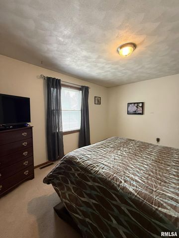 3175 BUCKINGHAM Road, Galesburg, IL 61401