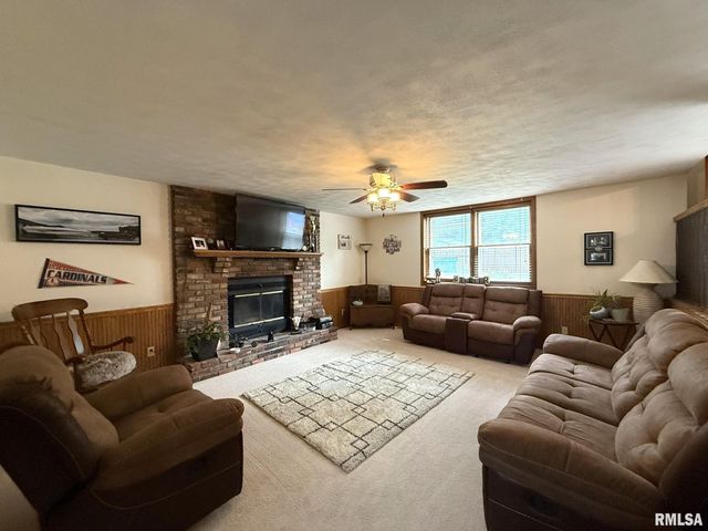 3175 BUCKINGHAM Road, Galesburg, IL 61401