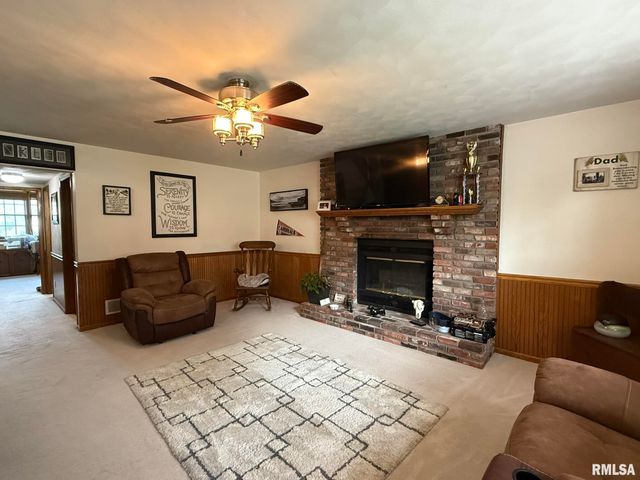 3175 BUCKINGHAM Road, Galesburg, IL 61401