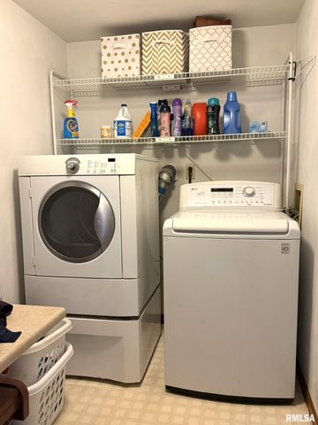 3175 BUCKINGHAM Road, Galesburg, IL 61401