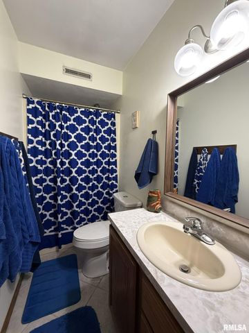 3175 BUCKINGHAM Road, Galesburg, IL 61401