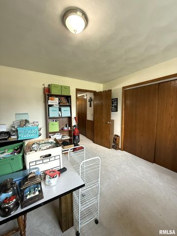 3175 BUCKINGHAM Road, Galesburg, IL 61401