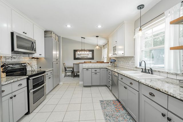 806 Twin View Street, Heath, TX 75032