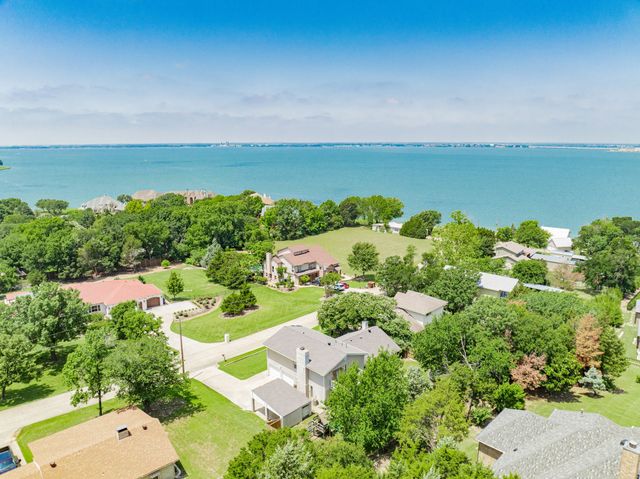 806 Twin View Street, Heath, TX 75032