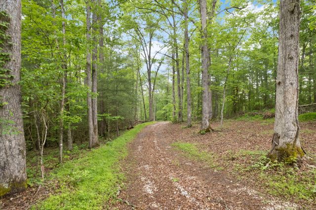 2 Firefly Lane, Campton, KY 41301