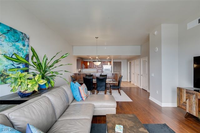 150 Las Vegas Boulevard 2115, Las Vegas, NV 89101