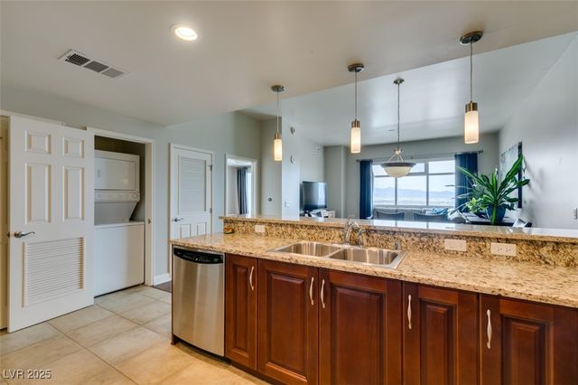 150 Las Vegas Boulevard 2115, Las Vegas, NV 89101