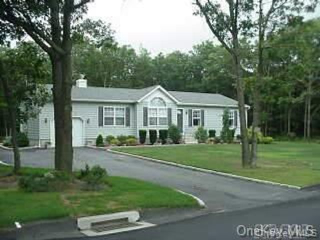 177 Brookfield, Center Moriches, NY 11934