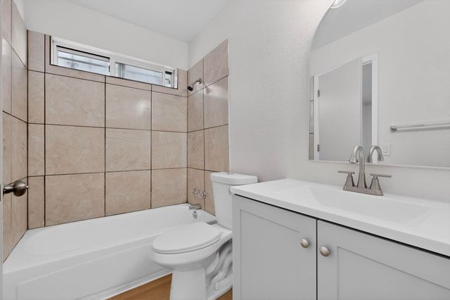 704 Sandpiper Drive SW, Albuquerque, NM 87121