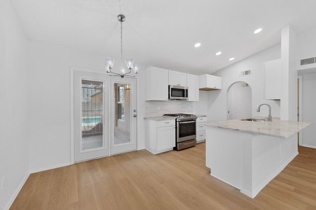 704 Sandpiper Drive SW, Albuquerque, NM 87121