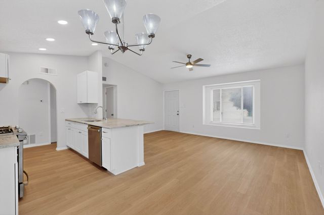704 Sandpiper Drive SW, Albuquerque, NM 87121