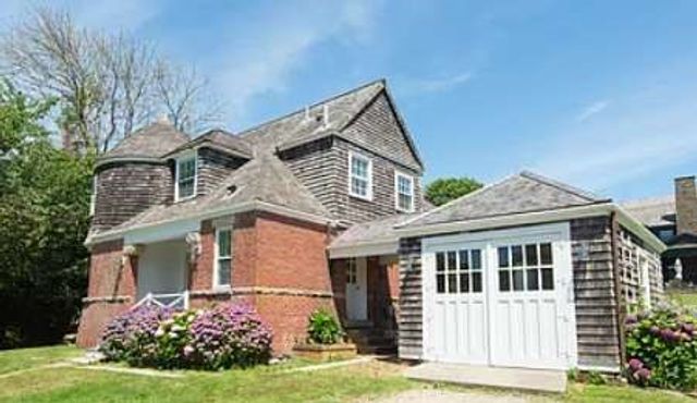 1 Ella Terrace, Newport, RI 02840