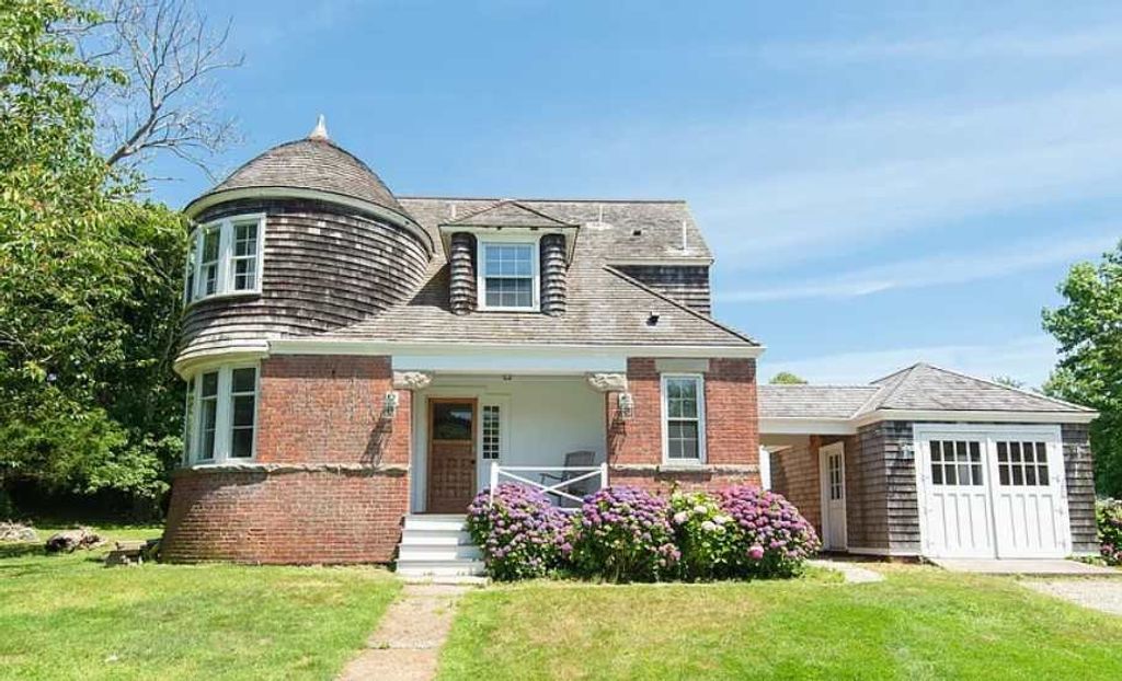 1 Ella Terrace, Newport, RI 02840