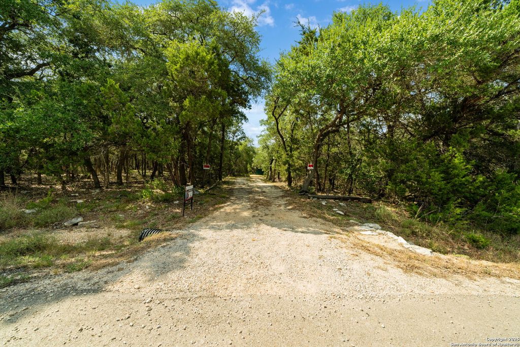 1775 Lost TRL, New Braunfels, TX 78132