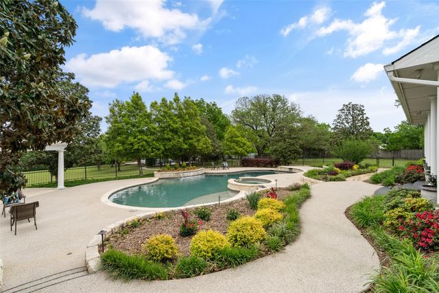 343 E Town East Boulevard, Sunnyvale, TX 75182