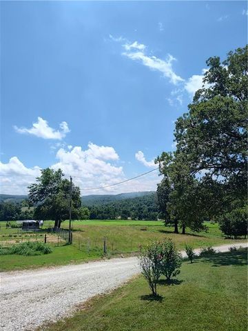 12426 Lockhart Road, West Fork, AR 72774
