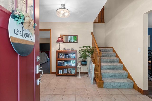 602 Wild Oak DRIVE, Manitowoc, WI 54220