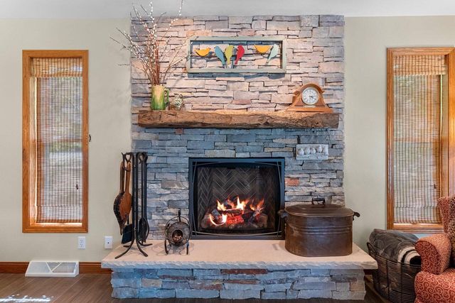 602 Wild Oak DRIVE, Manitowoc, WI 54220