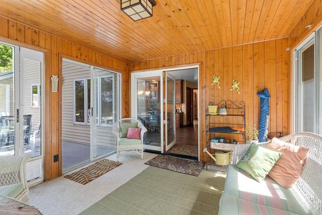 602 Wild Oak DRIVE, Manitowoc, WI 54220