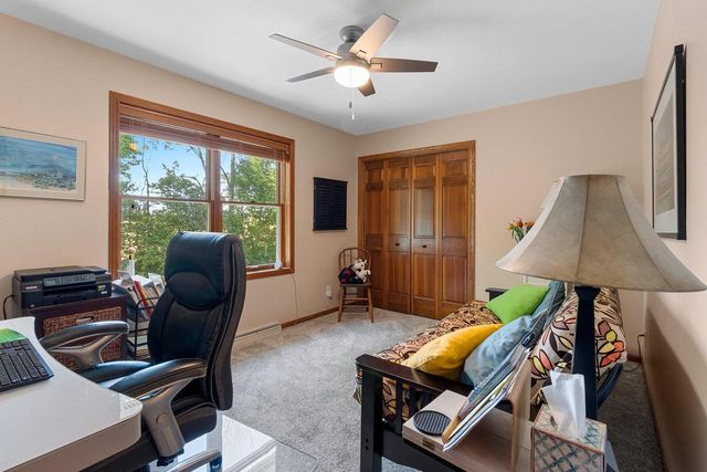 602 Wild Oak DRIVE, Manitowoc, WI 54220