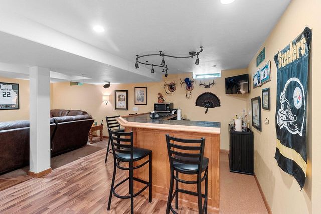 602 Wild Oak DRIVE, Manitowoc, WI 54220