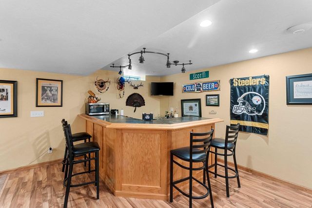 602 Wild Oak DRIVE, Manitowoc, WI 54220