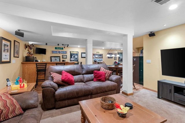 602 Wild Oak DRIVE, Manitowoc, WI 54220