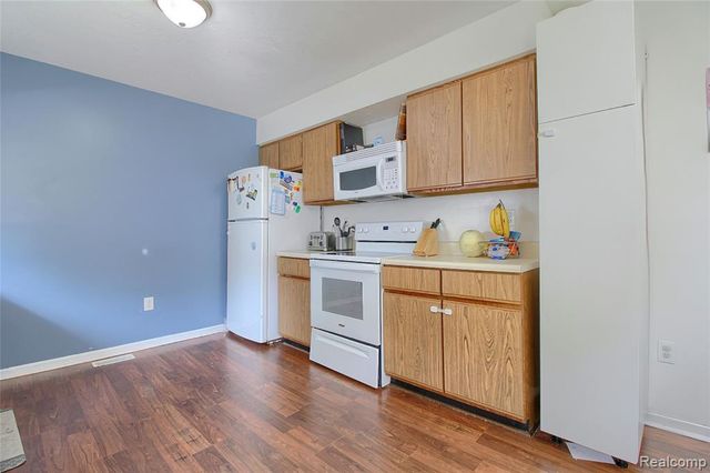 565 N Roessler Street, Monroe, MI 48162
