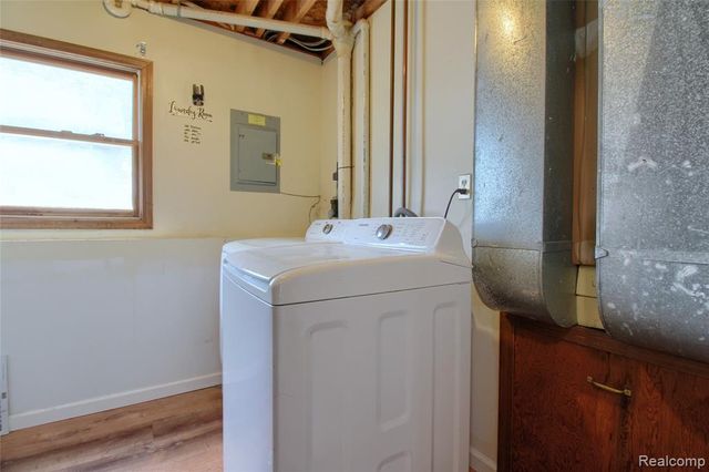 565 N Roessler Street, Monroe, MI 48162