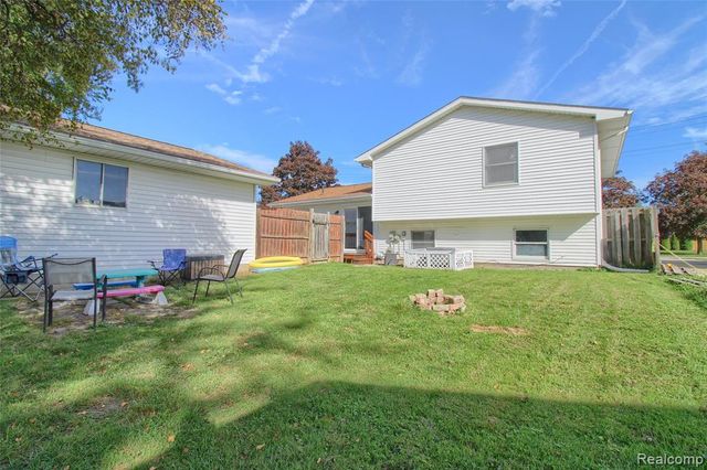 565 N Roessler Street, Monroe, MI 48162