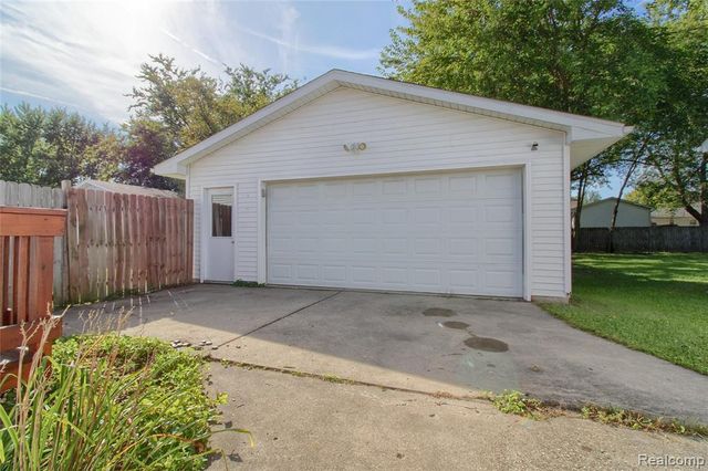 565 N Roessler Street, Monroe, MI 48162