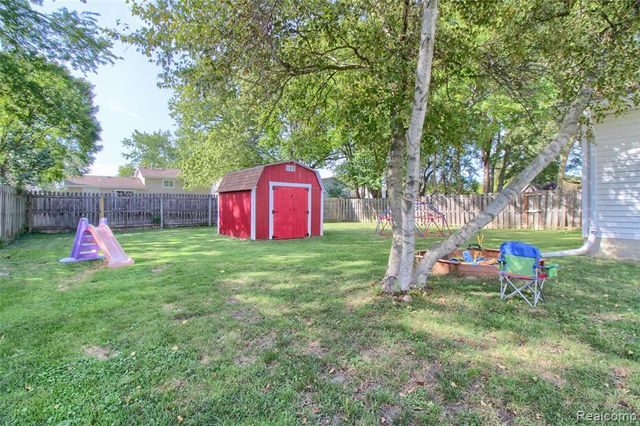 565 N Roessler Street, Monroe, MI 48162