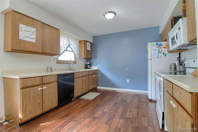 565 N Roessler Street, Monroe, MI 48162