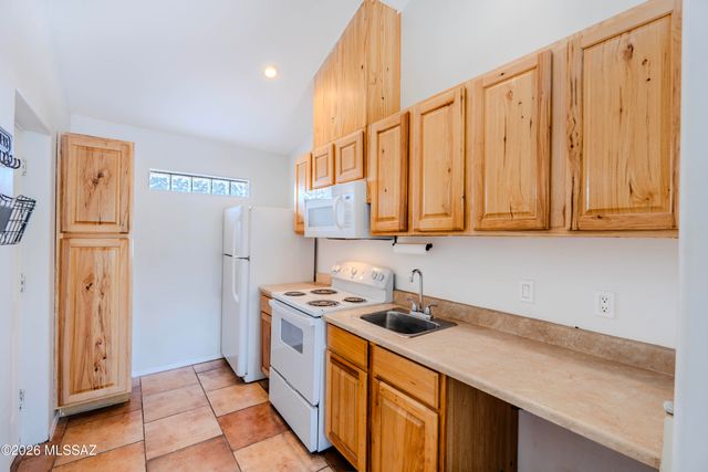 6112 E 26th Street, Tucson, AZ 85711