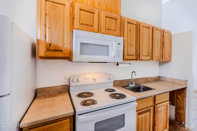 6112 E 26th Street, Tucson, AZ 85711
