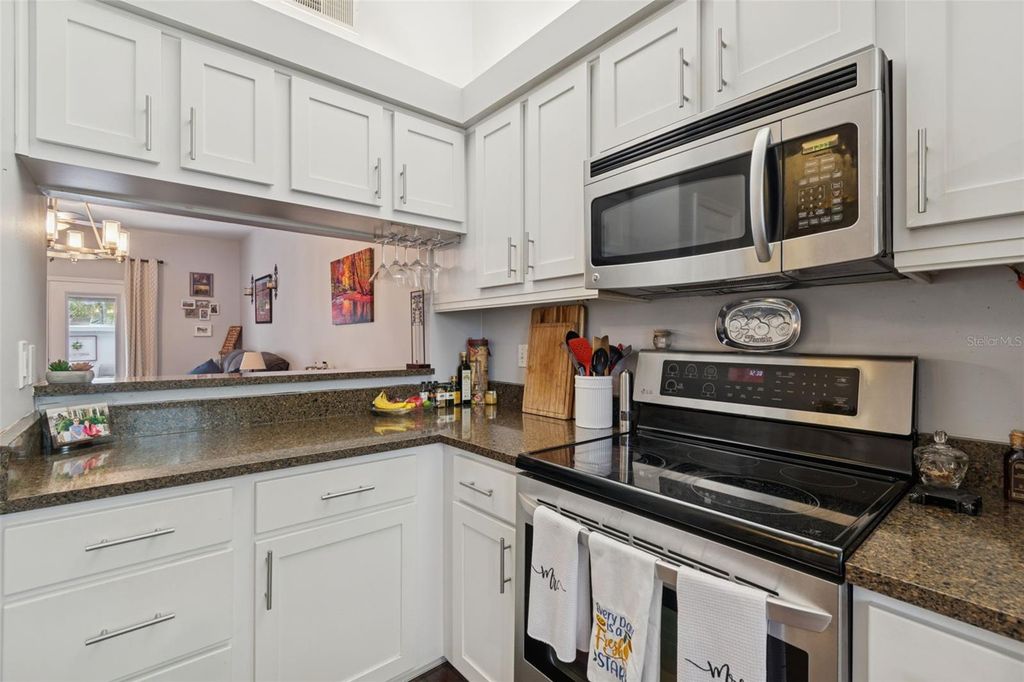 Image 11 of property listing at 1201 W HORATIO STREET F3, Tampa, FL 33606