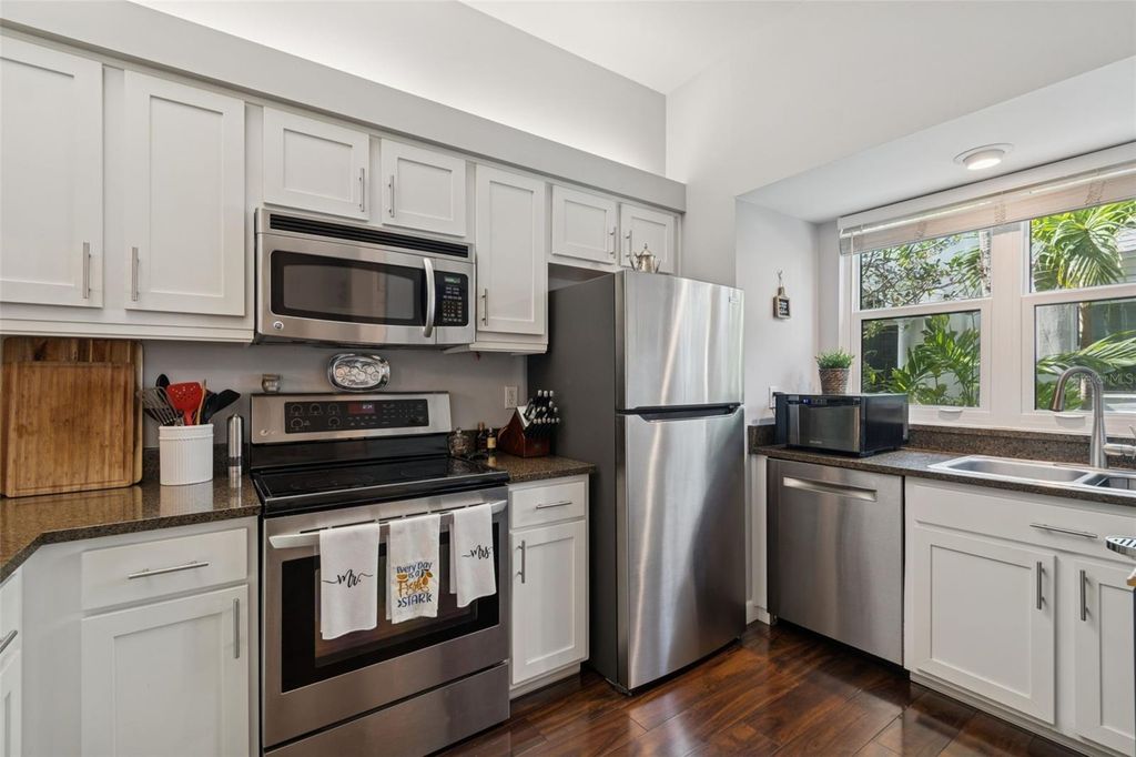 Image 7 of property listing at 1201 W HORATIO STREET F3, Tampa, FL 33606