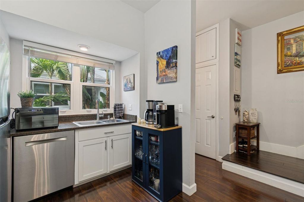 Image 8 of property listing at 1201 W HORATIO STREET F3, Tampa, FL 33606