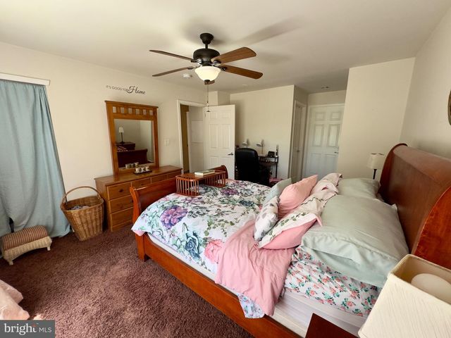 1306 SQUIRREL RD, Marlton, NJ 08053