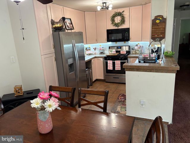 1306 SQUIRREL RD, Marlton, NJ 08053