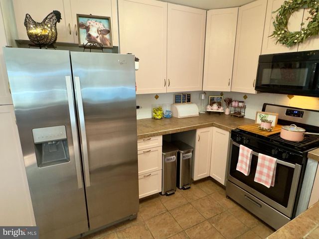 1306 SQUIRREL RD, Marlton, NJ 08053