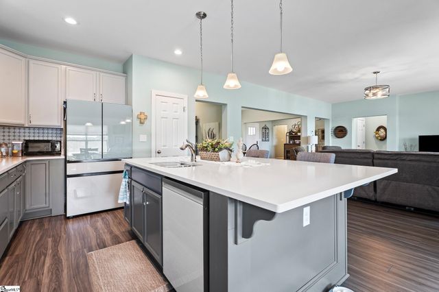 102 Indian Ridge Point, Laurens, SC 29360