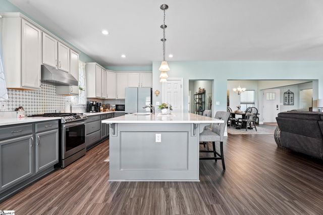 102 Indian Ridge Point, Laurens, SC 29360