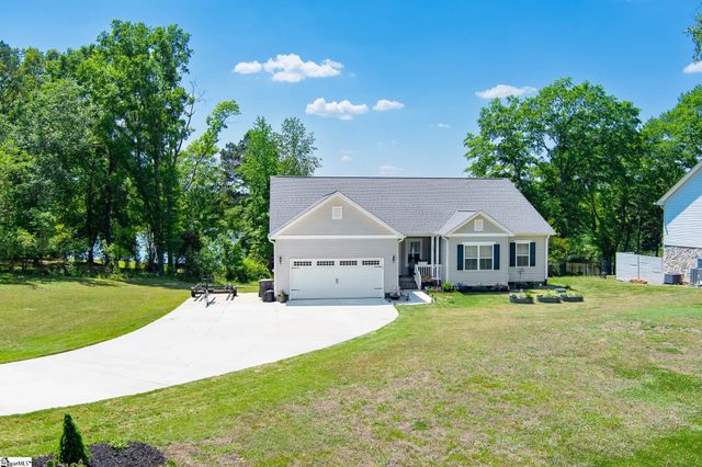 102 Indian Ridge Point, Laurens, SC 29360