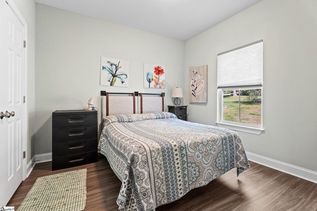102 Indian Ridge Point, Laurens, SC 29360