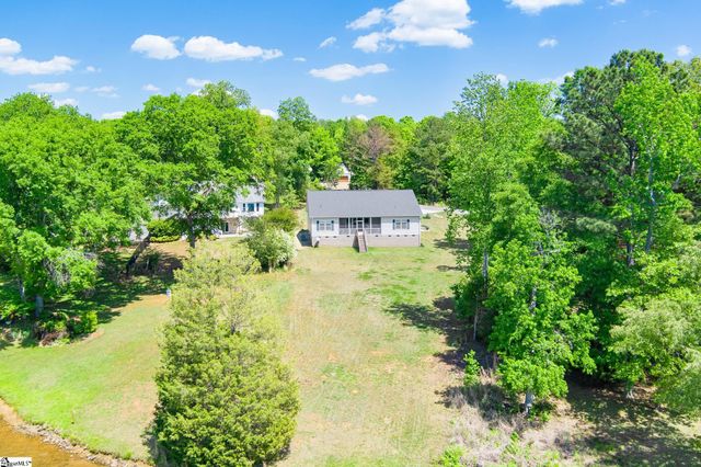 102 Indian Ridge Point, Laurens, SC 29360