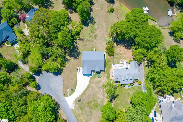 102 Indian Ridge Point, Laurens, SC 29360